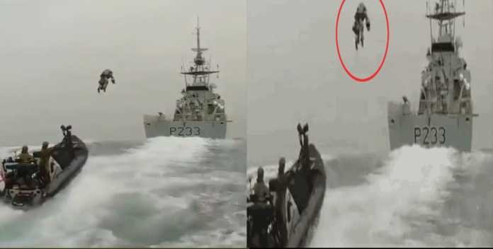 Army jawan seen flying in the sea, watch the video..