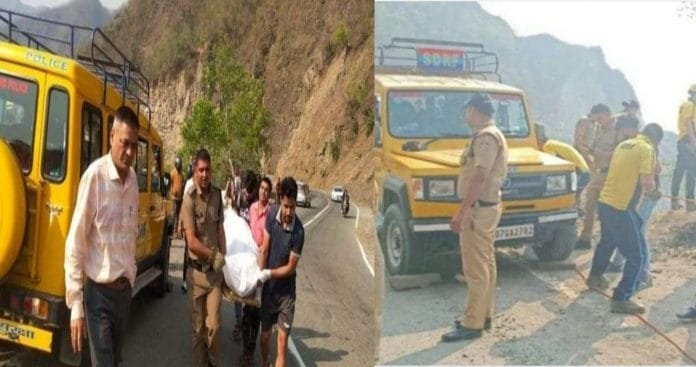 Car fell into Ditch between vyashi totaghati five people died