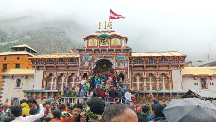 Crack seen in Badrinath temple