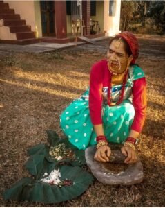 These hill women made silbatte self-employed, today earns lakhs of rupees, there is demand for mountain salt in foreign countries too..