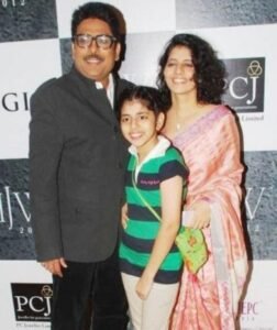 See Shailesh Lodha's real life wife