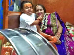 This actor of short stature rules the cinema world, married a girl twice as tall as himself