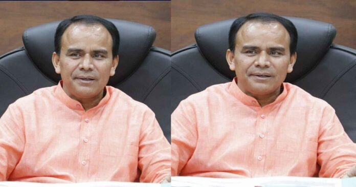 Dhan Singh Rawat said that e-library will be established in all medical and nursing colleges: Dhan Singh Rawat said that e-library will be established in all medical and nursing colleges: