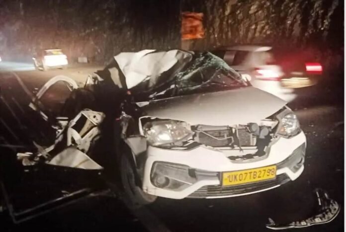 Boulder fell on car on Badrinath Highway, driver died Boulder fell on car on Badrinath Highway, driver died