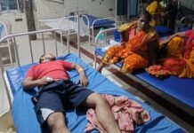 प्रेमिका ने धोखे से प्रेमी को घर पर मिलने बुलाया, फिर घरवालों ने पकड़ कर काट दिया प्राइवेट पार्ट Girlfriend fraudulently invited boyfriend to meet her at home, then family members caught him and cut his private part in bihar