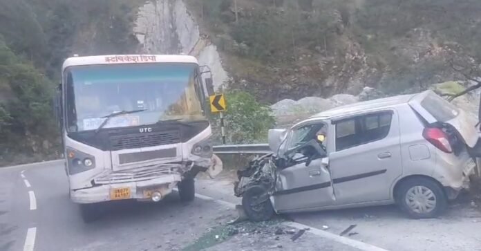 Heavy collision between car and bus on Badrinath Highway