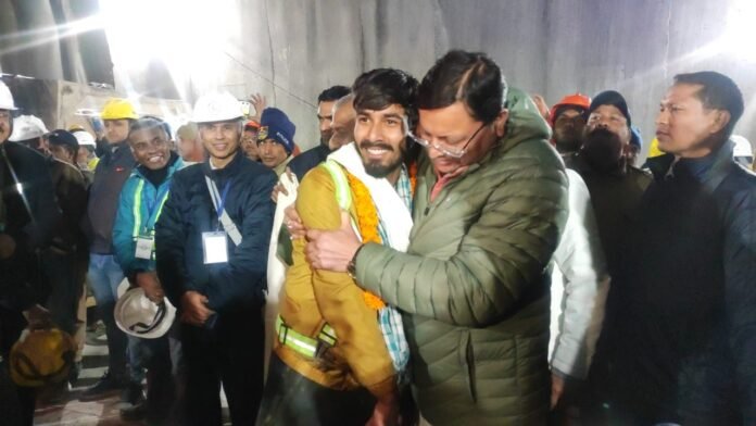 IMG-20231128-WA0009 Workers coming out of Uttarakhand tunnel will get a check of Rs 1 lakh each, Baba Boukhnag temple will be built, CM announced