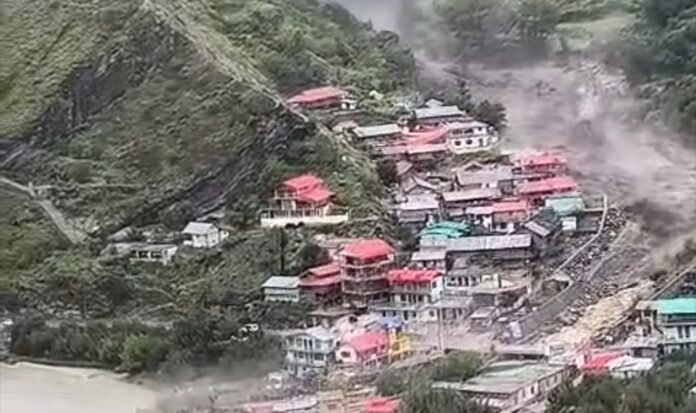 Cloud burst in Dharali in Uttarkashi, many people reported buried